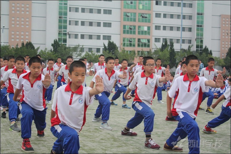 西山学校初中部周末武术套路比赛